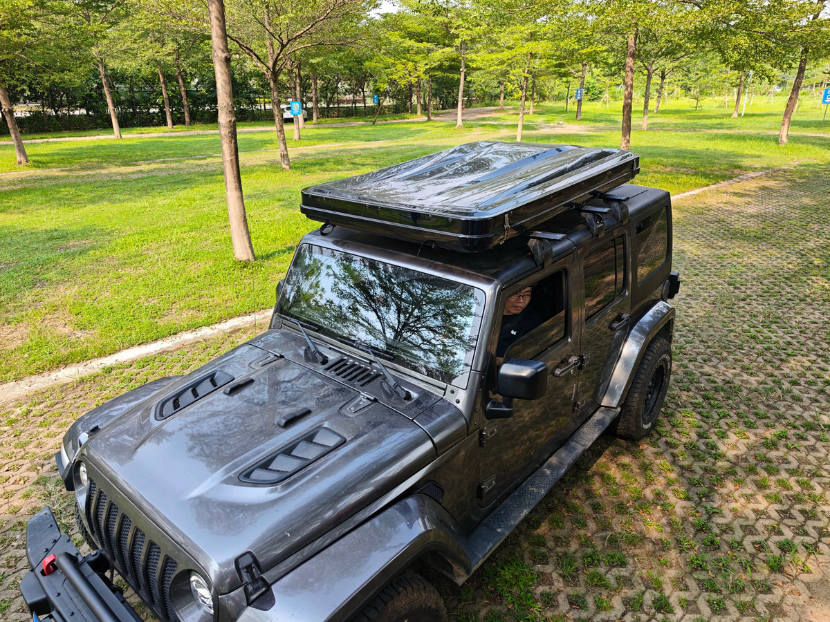 Skyscape 2 Person Roof Top Tent – 360° Views, LED Lighting, Foam Mattress & Power Bank Included